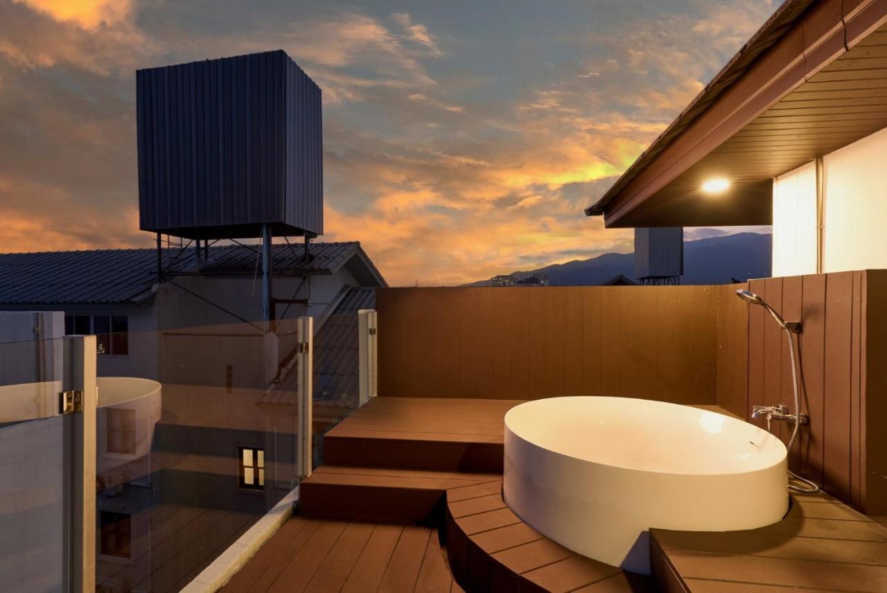 Be Phrasingh Hotel Chiang Mai Esterno foto